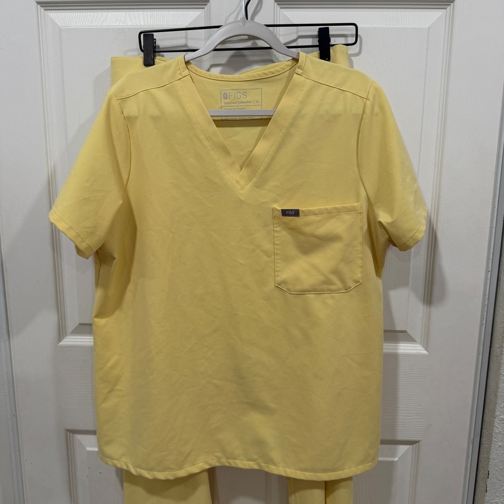 FIGS Technical Collection Scrub Set XL Yellow Livingston Pants V-Neck Top